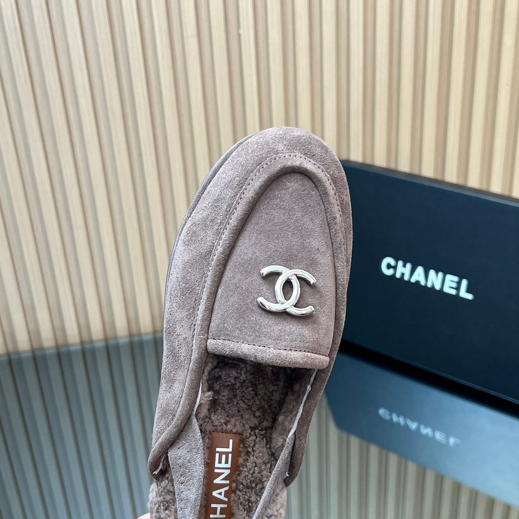 CHANEL 25S BACK STRAP MULE 15MM IN TAUPE GRAY SUEDE AND WOOL SILVER HARDWRE
