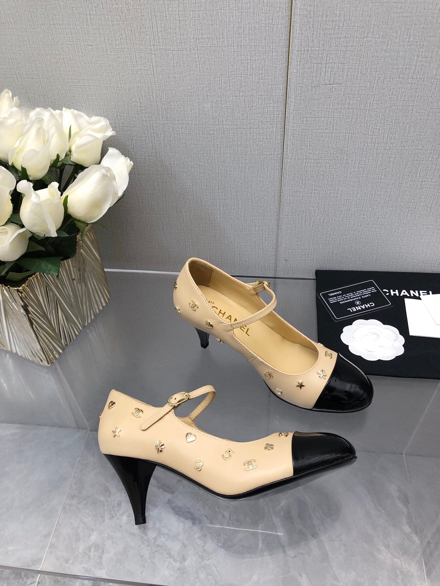 CHANEL MARY JANE BEIGE CREAM MIX BLACK LAMBSKIN ATTACH METAL
