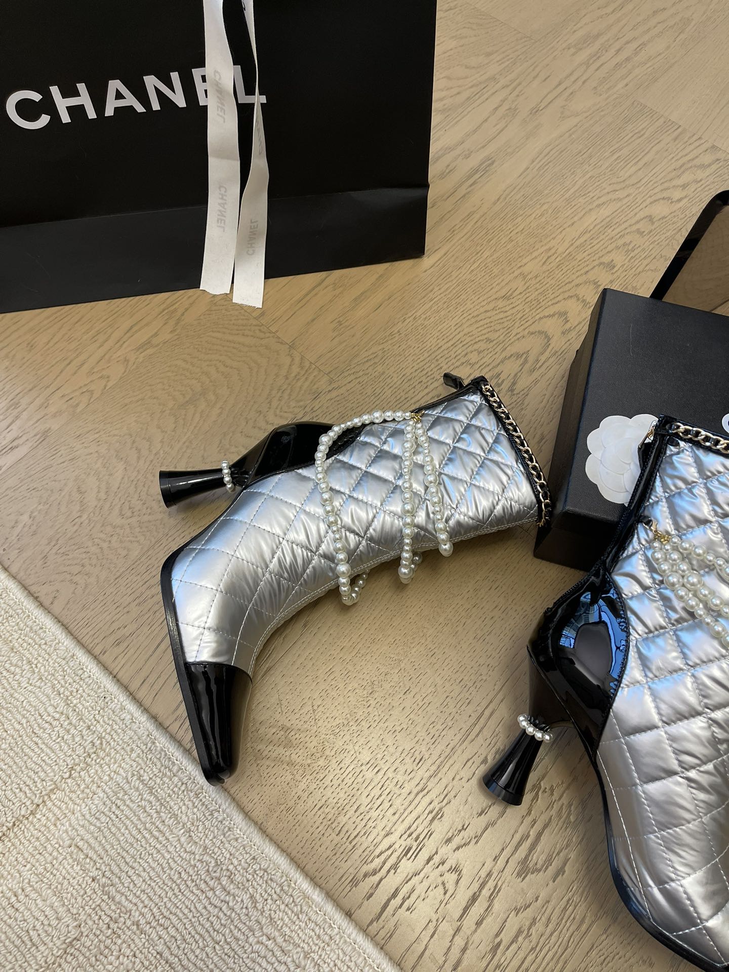 CHANEL HIGH HEELS 8CM BOOTS IN SILVER MIX BLACK CALFSKIN WITH PEARL CHAIN