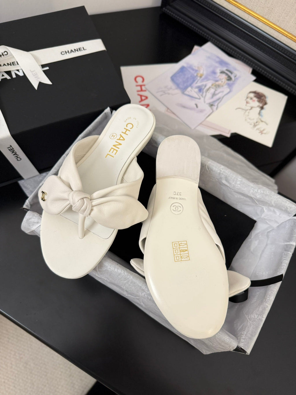 CHANEL 25C Thong Sandal Bow White Lambskin 233563