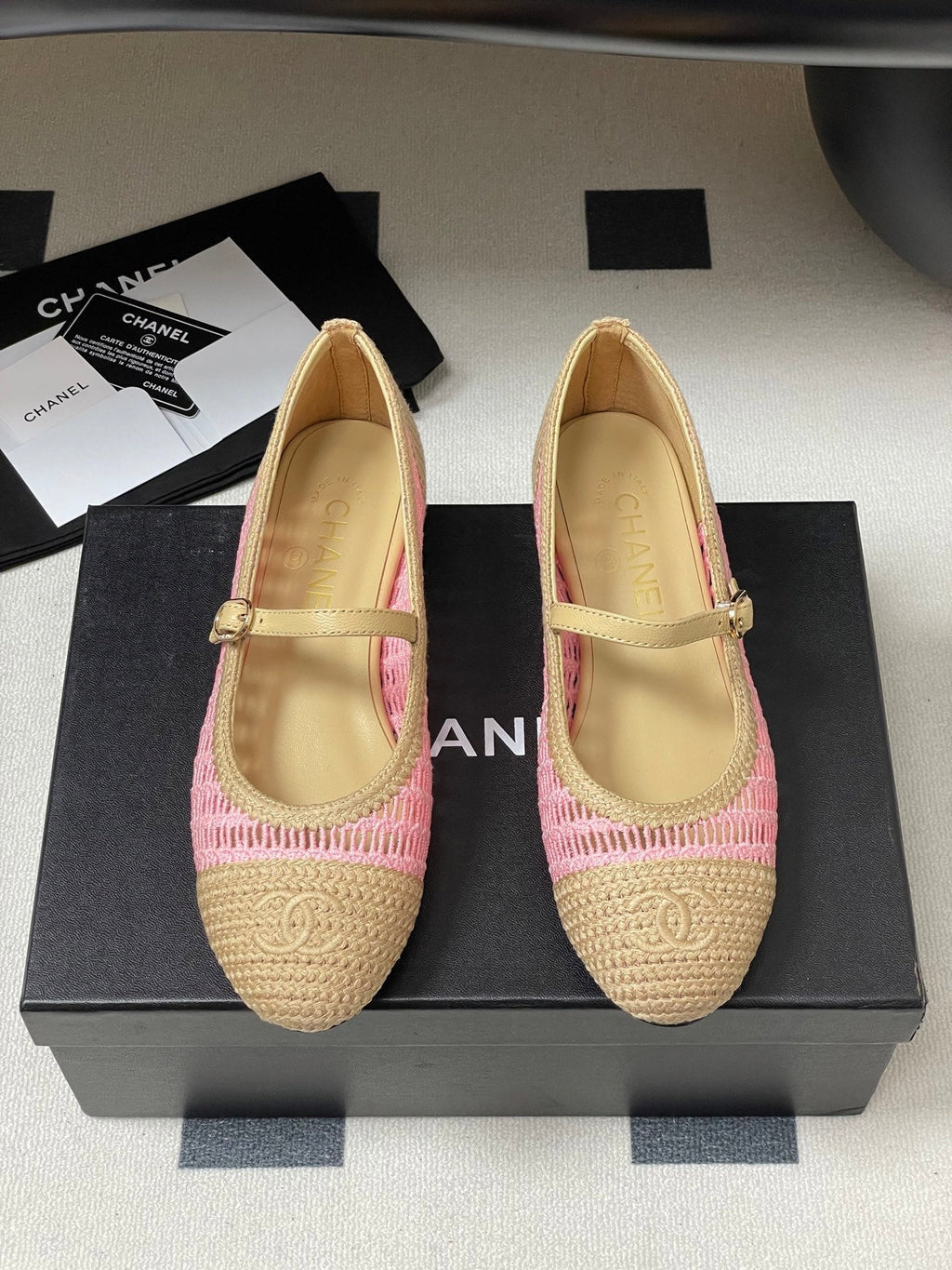 CHANEL BALLET MARY JANE 10MM IN NATURAL BEIGE AND PINK RAFFIA