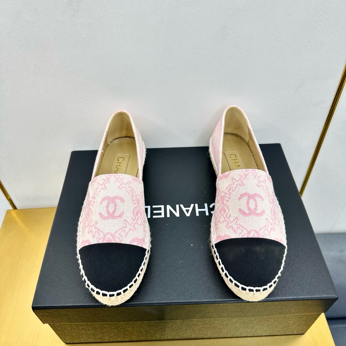 CHANEL ESPADRILLES PLATFORM IN LIGHT PINK MIX BLACK FABRIC